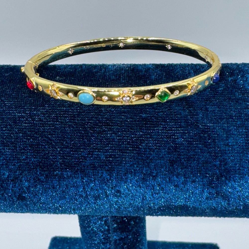 apm 18k Gemstone Bangle